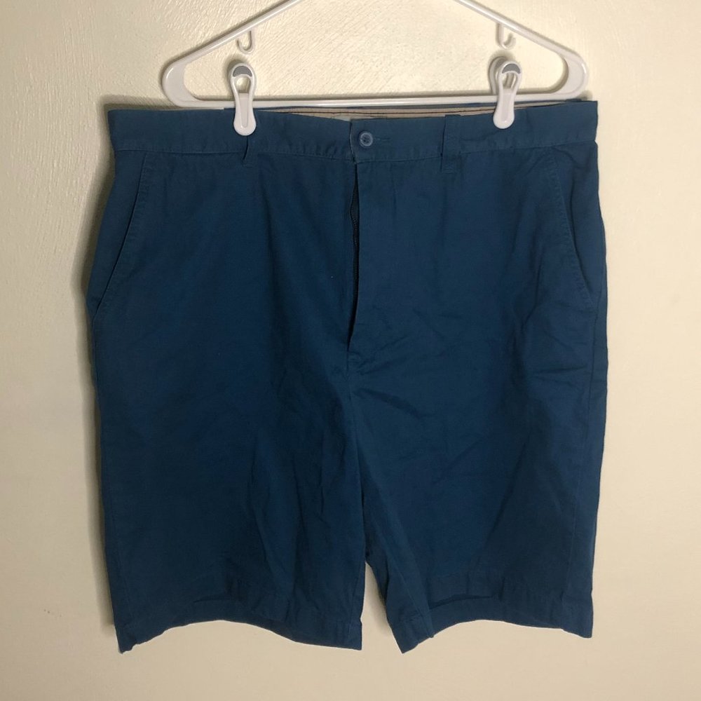 NWT Men's Blue Flat Front Shorts Size 40